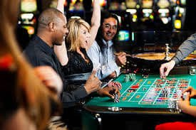 Fitur lengkap platform desototo mencakup sports betting live casino dan slot games